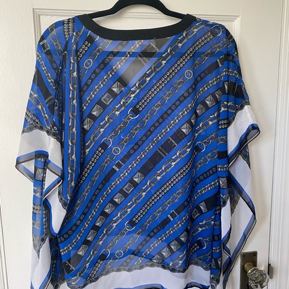 Top - Picture 2 of 3